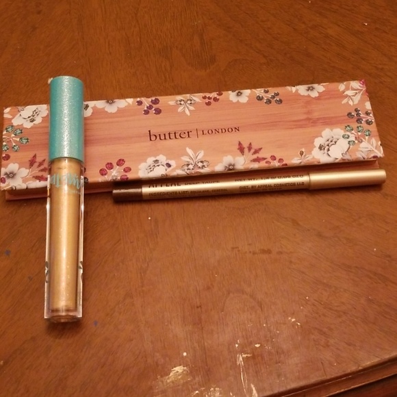 Bundle eyeshadow, eyeliner and lipgloss - Picture 1 of 4